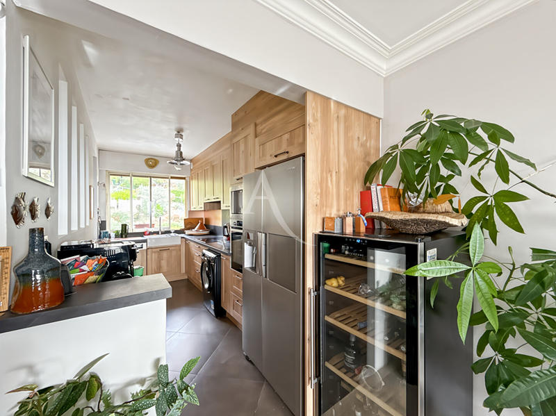 Appartement - 93 m² - 4 pièces