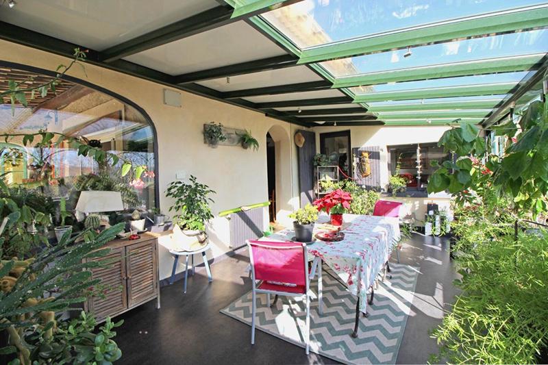 Maison - 233 m² - 11 pièces