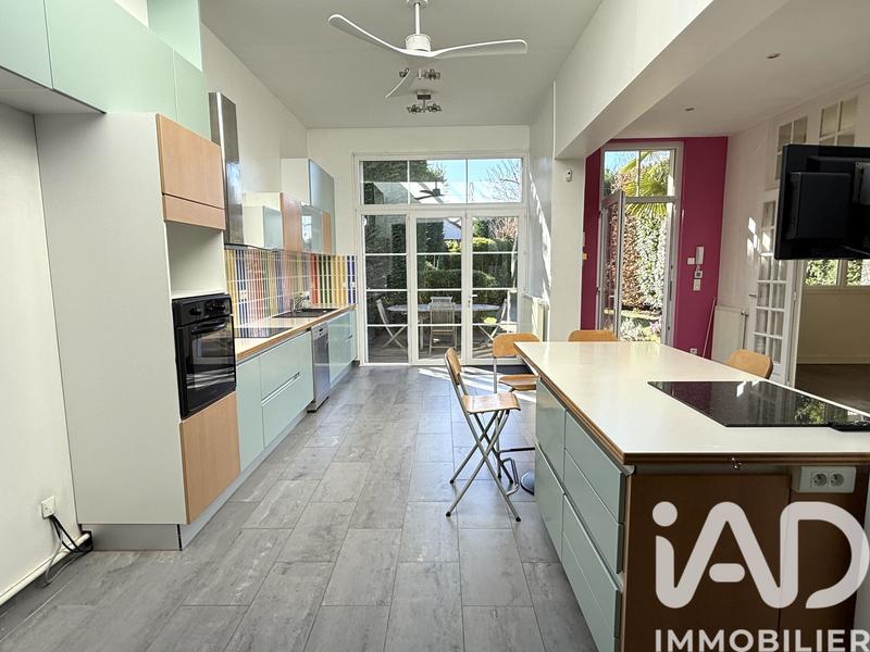 Maison - 180 m² - 6 pièces