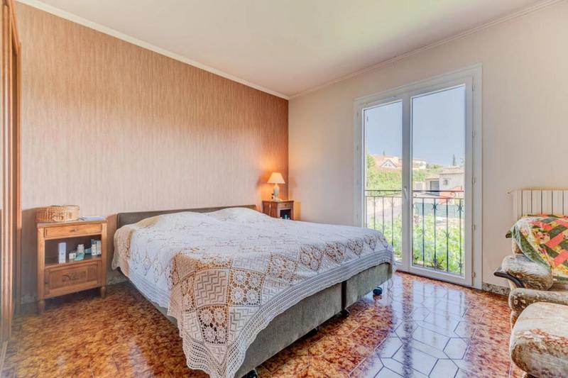 Maison - 298 m² - 10 pièces