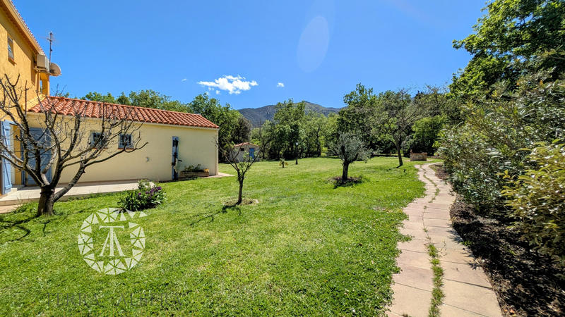 Villa - 220 m² - 7 pièces