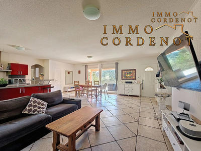 Villa - 200 m² - 6 pièces