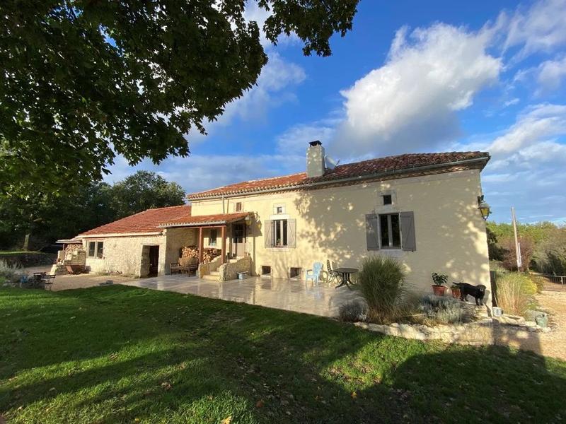 Propriété - 161 m² - 6 pièces