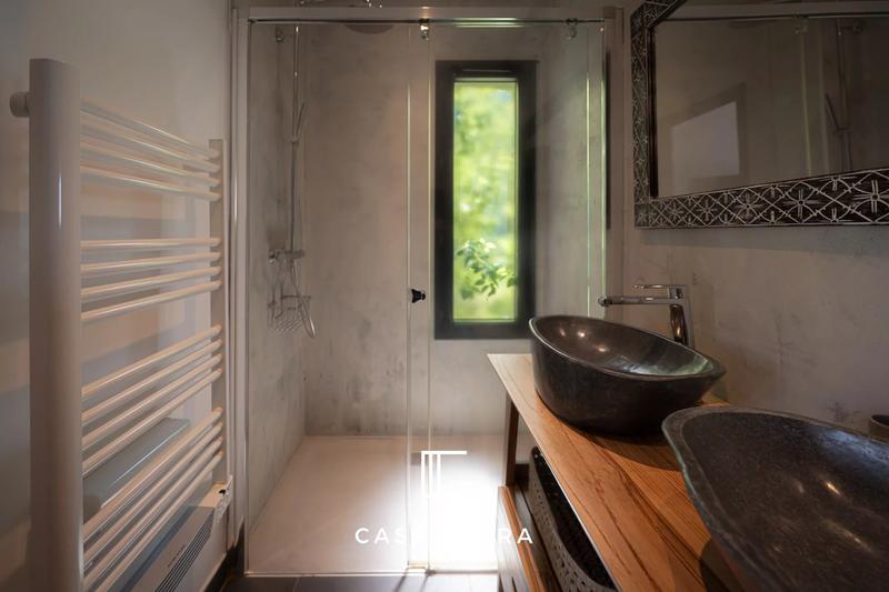 Villa - 250 m² - 9 pièces