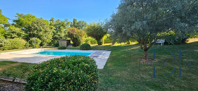 Maison - 380 m² - 11 pièces