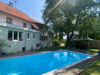 Maison - 208 m² - 8 pièces