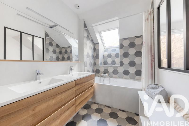 Maison - 130 m² - 6 pièces