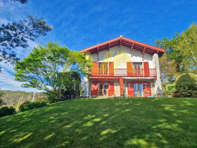 Maison - 300 m² - 9 pièces