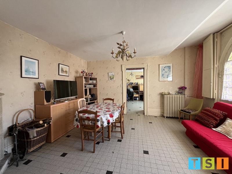 Immeuble mixte - 597 m²