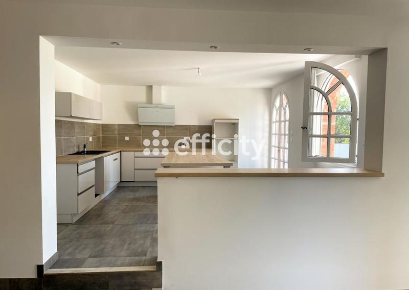 Maison - 340 m² - 6 pièces