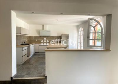 Maison - 340 m² - 6 pièces