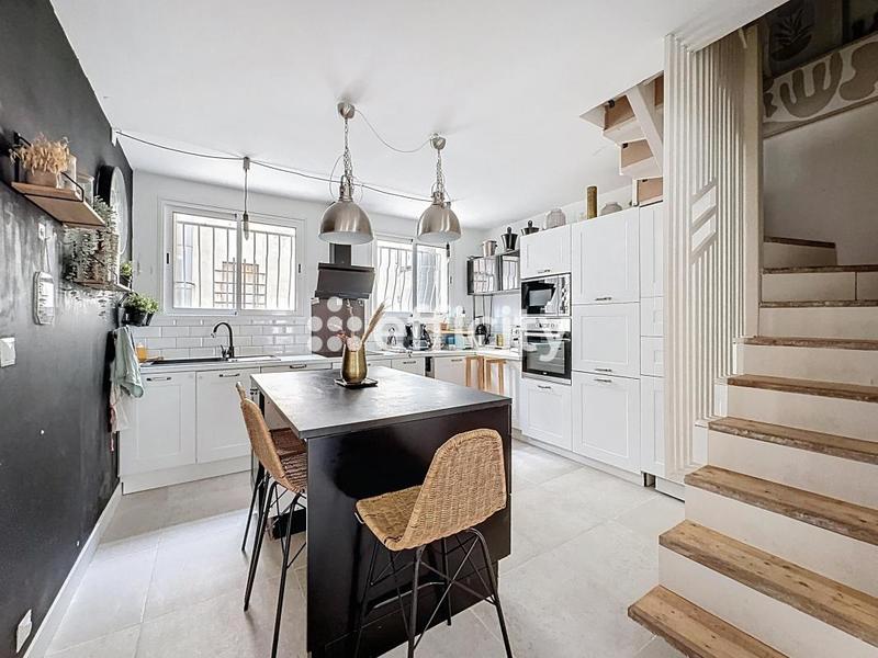 Maison - 146 m² - 6 pièces