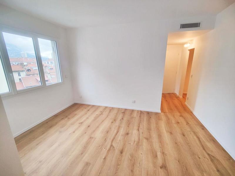 Appartement - 134 m² - 6 pièces