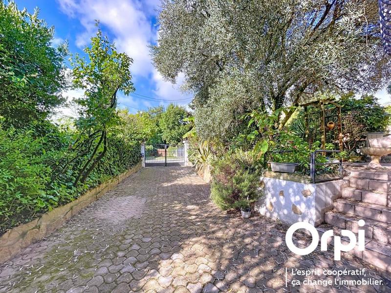 Maison - 104 m² - 4 pièces