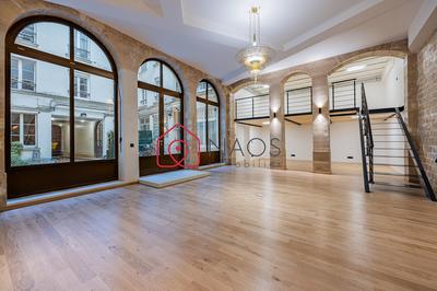 Local d'activités - 169 m²