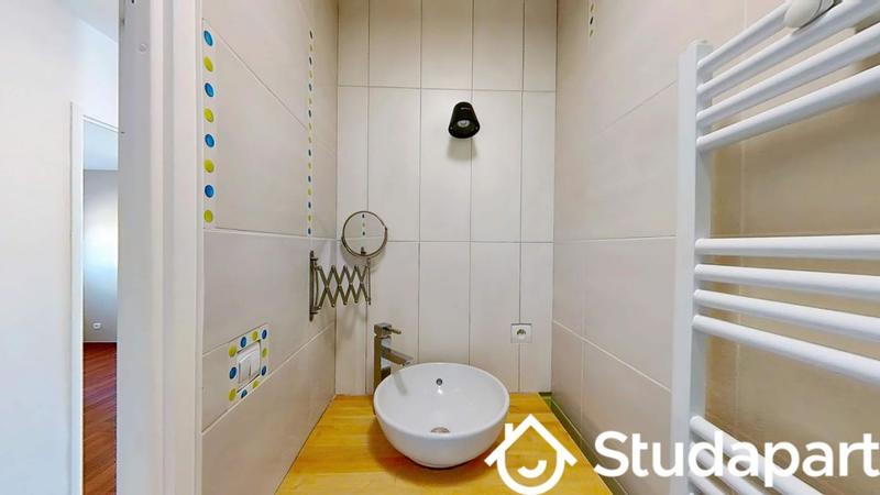 Chambre - 13 m² - 1 pièce