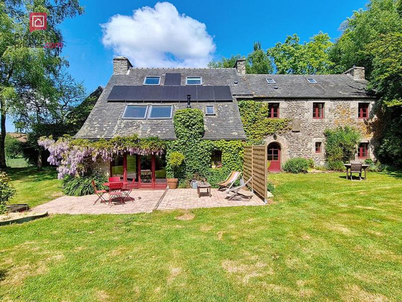 Maison - 167 m² - 8 pièces