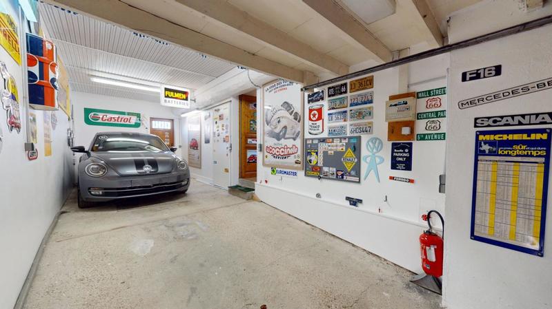 Maison - 220 m² - 9 pièces