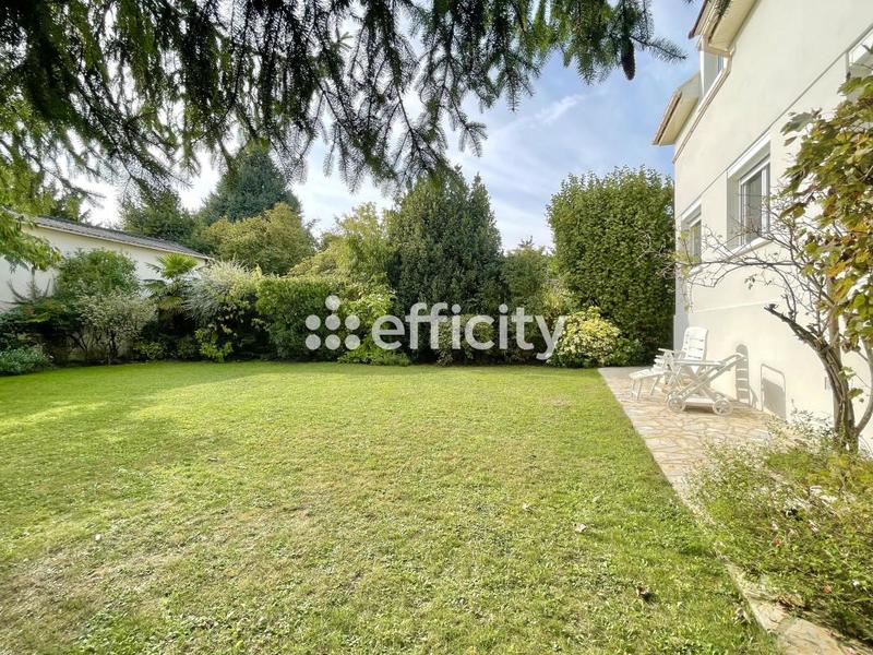 Pavillon - 155 m² - 7 pièces