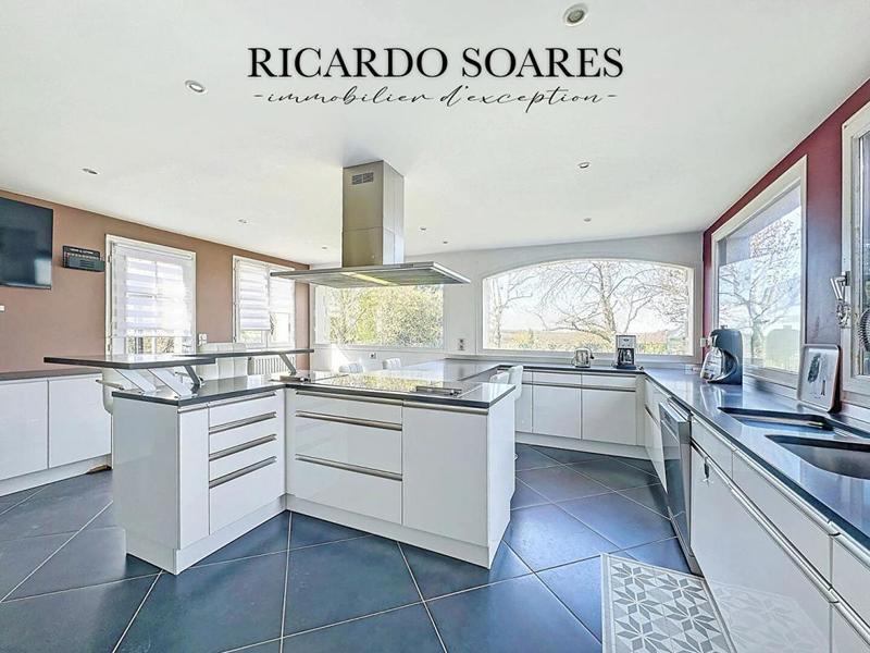 Demeure - 500 m² - 10 pièces