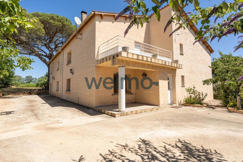 Maison - 210 m² - 9 pièces