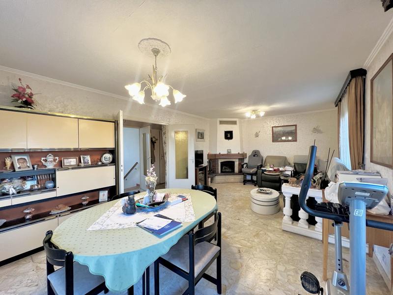 Maison - 138 m² - 5 pièces