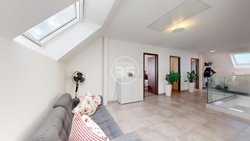 Maison - 222 m² - 7 pièces