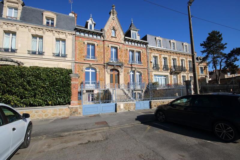 Maison - 185 m² - 5 pièces