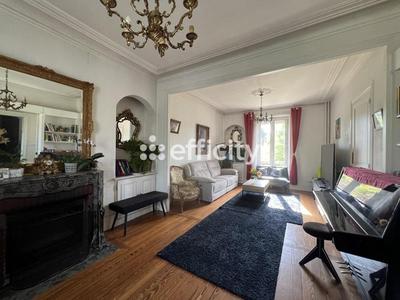 Maison ancienne - 177 m² - 10 pièces