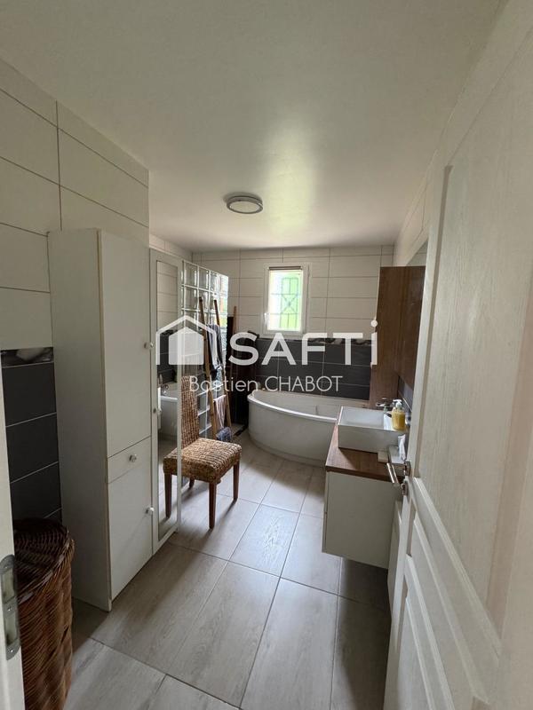 Maison - 99 m² - 6 pièces