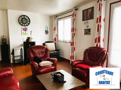 Maison - 95 m² - 9 pièces