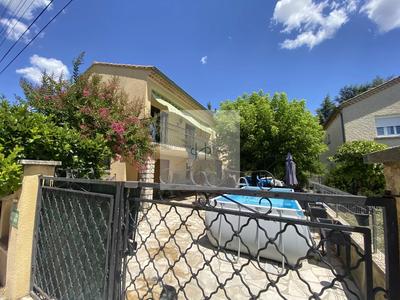 Maison - 187 m² - 8 pièces