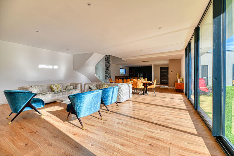 Maison - 231 m² - 6 pièces