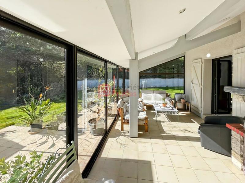 Maison - 169 m² - 7 pièces