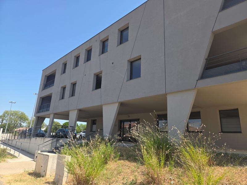 Local d'activité / Entrepôt - 91 m² - 7 pièces