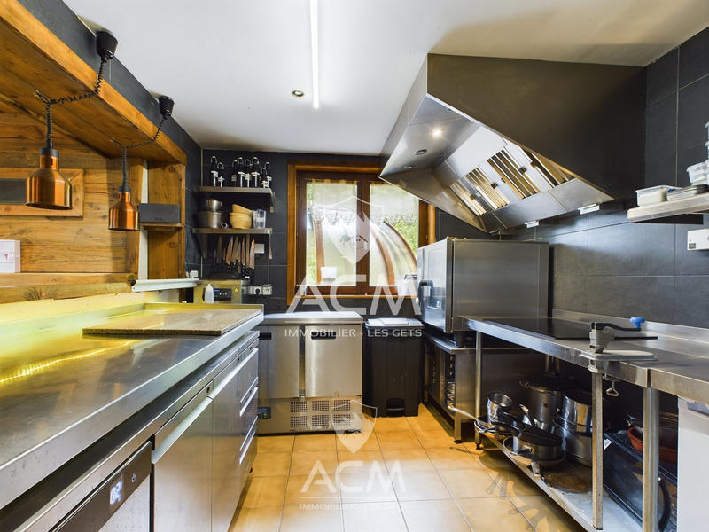 Châlet - 310 m² - 14 pièces