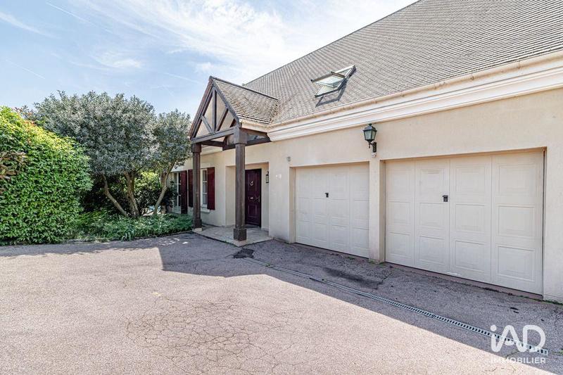 Maison - 225 m² - 6 pièces