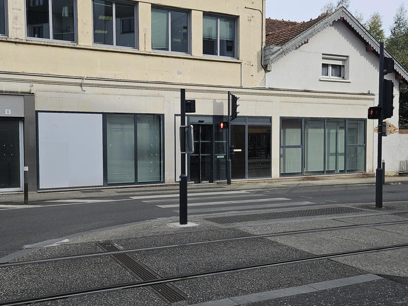 Local commercial - 133 m²
