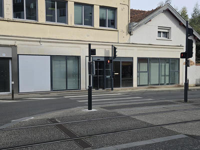 Local commercial - 133 m²