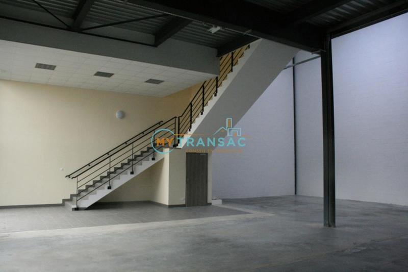 Local d'activités - 521 m²
