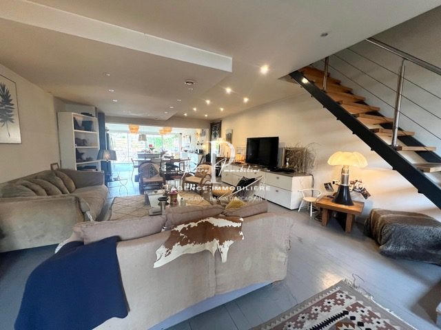 Maison - 183 m² - 7 pièces