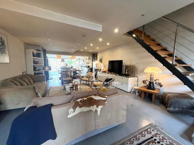 Maison - 183 m² - 7 pièces