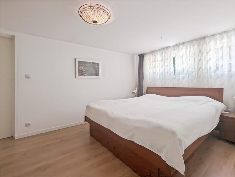 Maison - 212 m² - 7 pièces