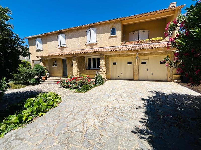 Maison - 160 m² - 7 pièces