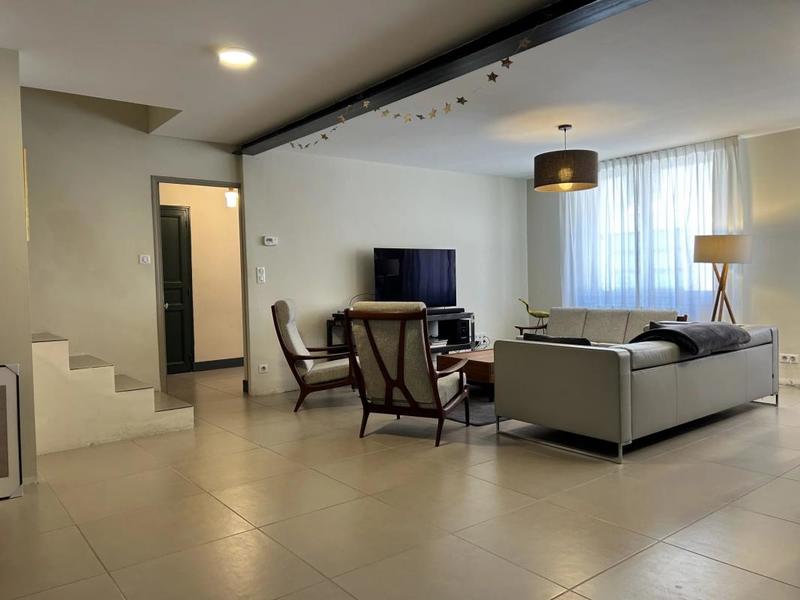 Loft - 174 m² - 5 pièces