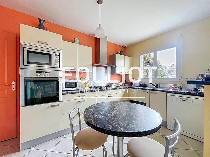 Maison - 137 m² - 6 pièces