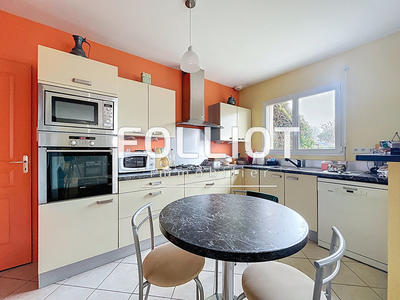 Maison - 137 m² - 6 pièces