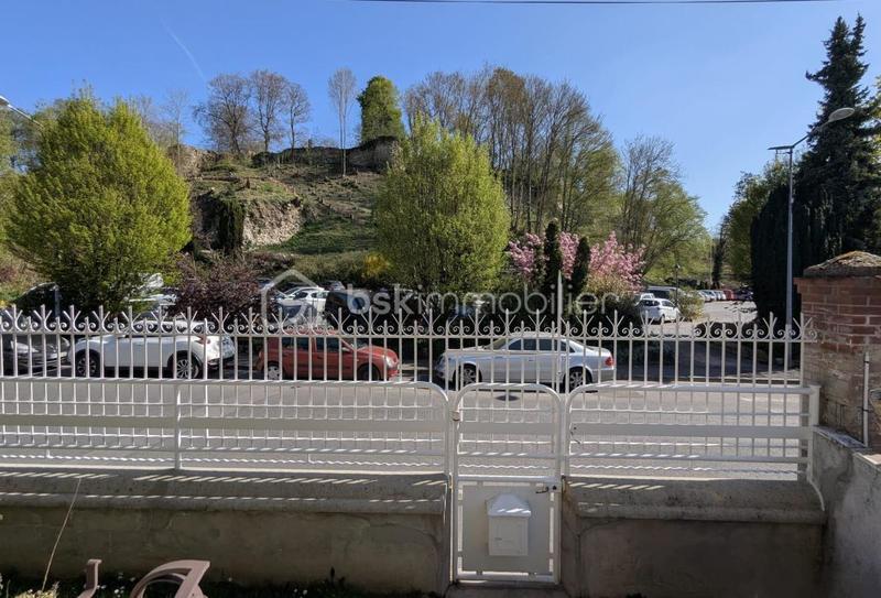 Maison traditionnelle - 185 m² - 7 pièces