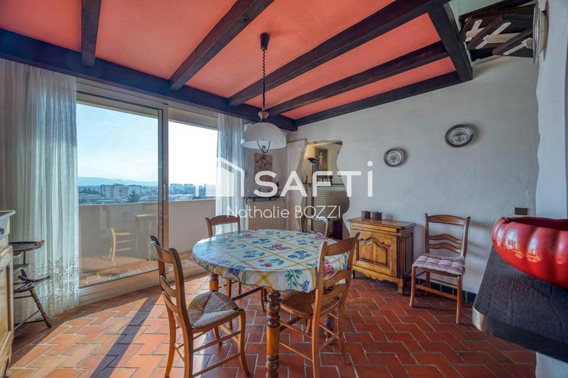 Appartement - 155 m² - 6 pièces