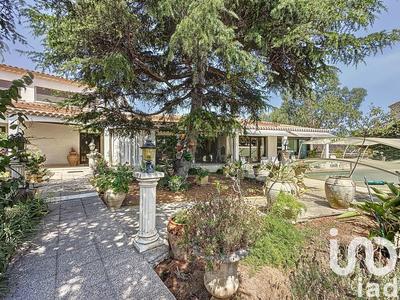 Maison - 227 m² - 8 pièces